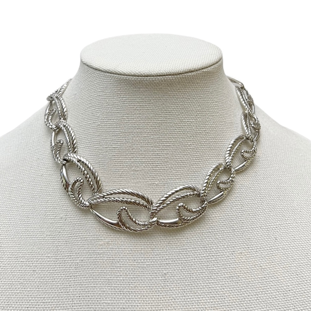 VTG Trifari Signed Silvertone Abstract Wave Twisted Rope Loop Collar Necklace - Picture 3 of 7